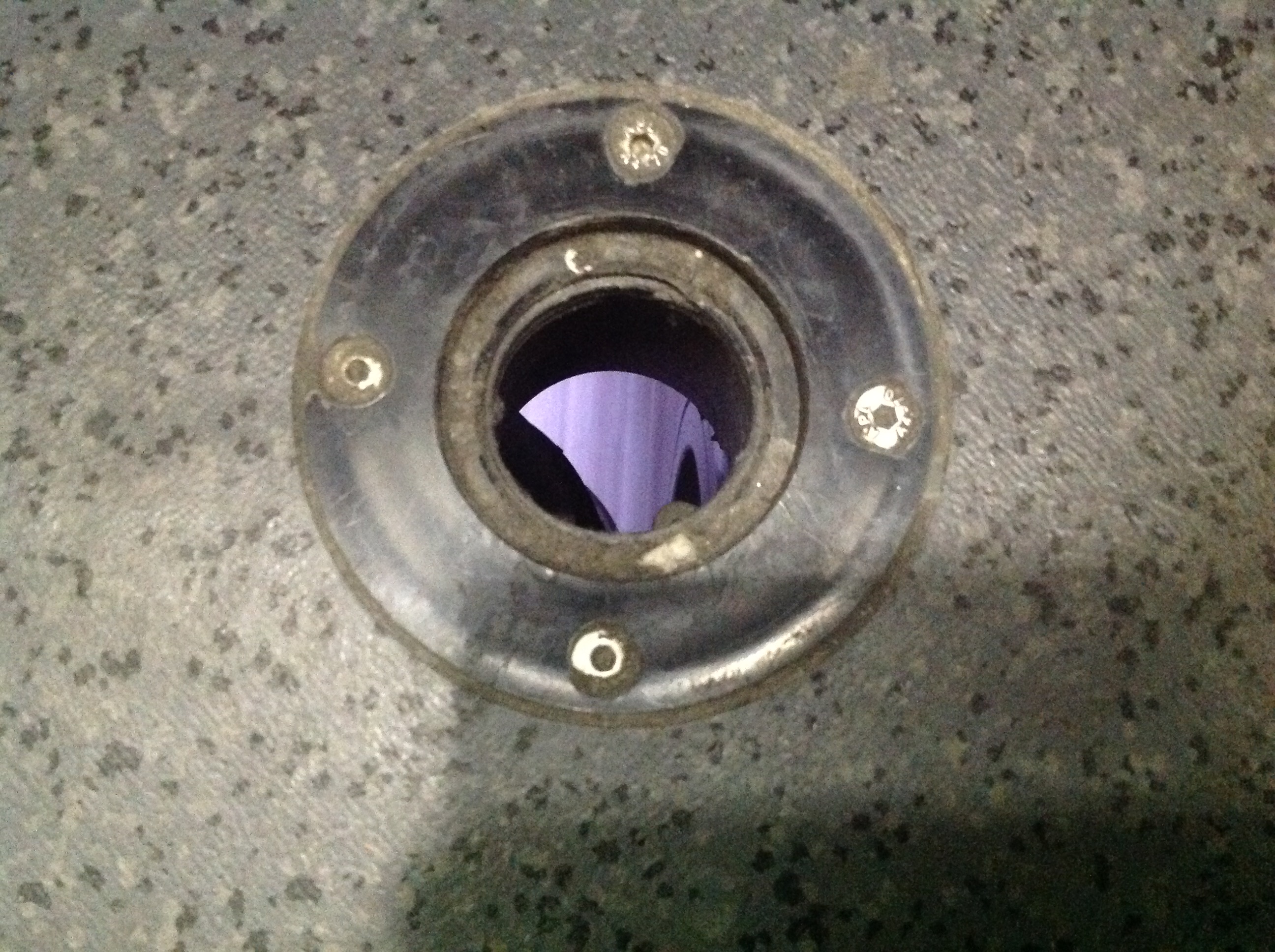 Foto: Loch im Boden einer RailJet Toilette